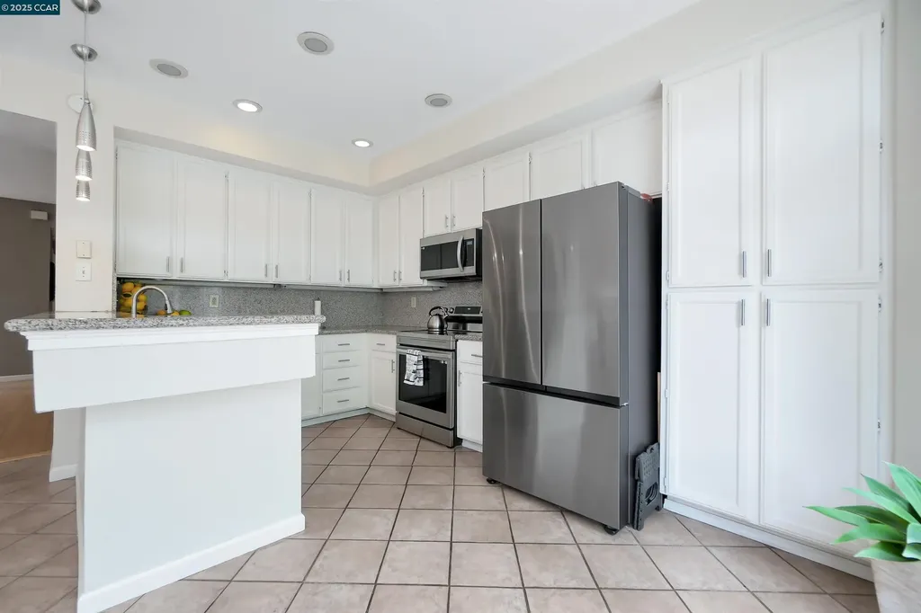 266 Scotts Valley Hercules CA 94547