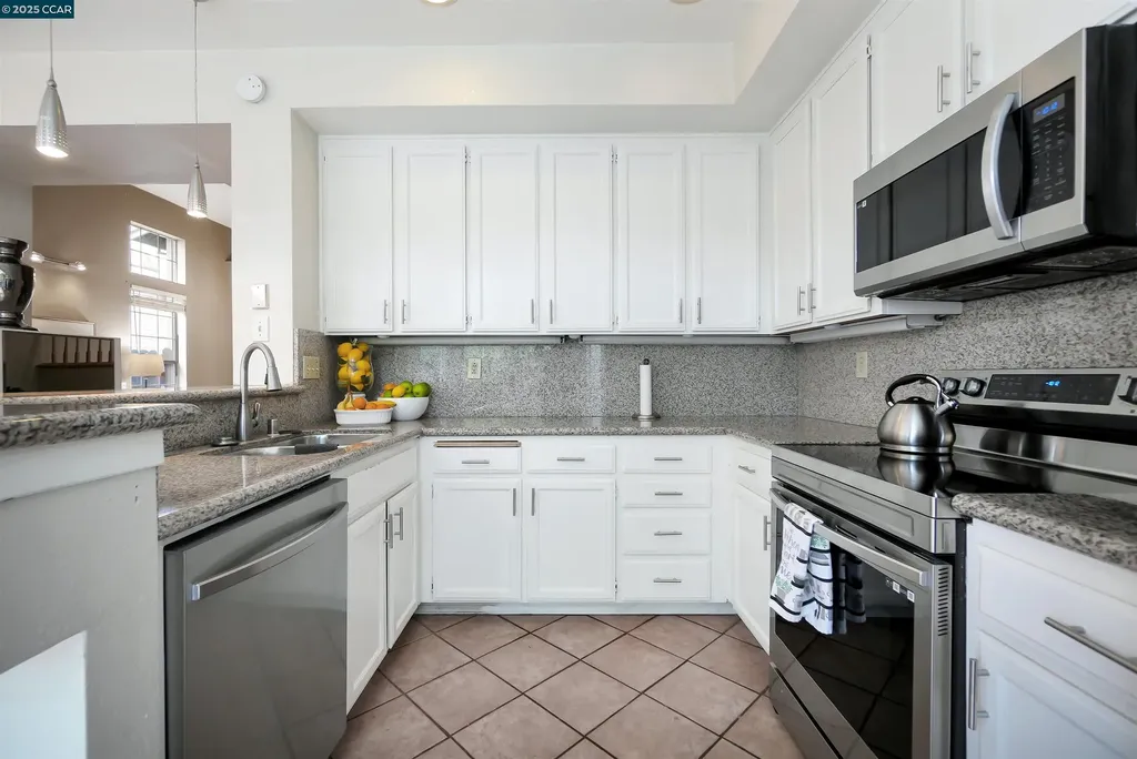 266 Scotts Valley Hercules CA 94547