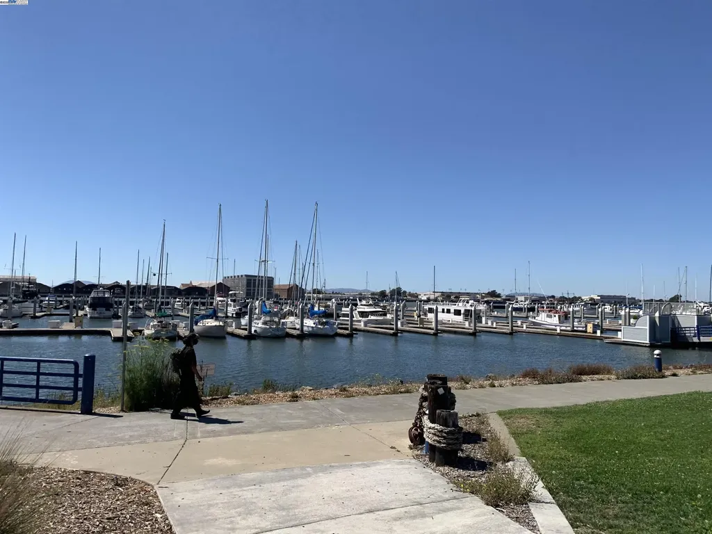 25 Burnham Street Vallejo CA 94590