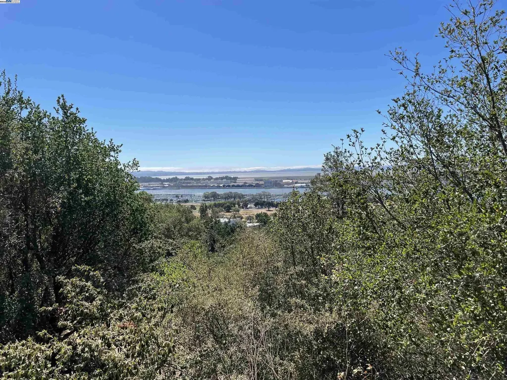 25 Burnham Street Vallejo CA 94590