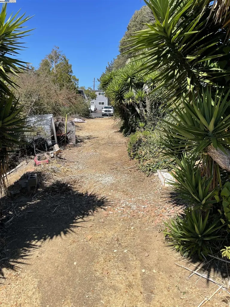 25 Burnham Street Vallejo CA 94590