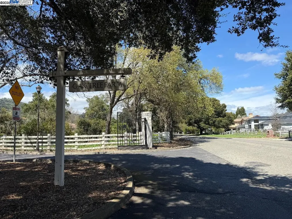 8272 Sassafras Court Pleasanton CA 94566