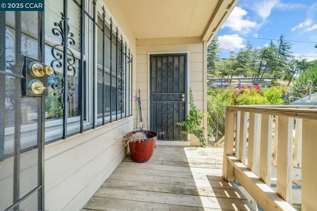 9305 Burr Street Oakland CA 94605