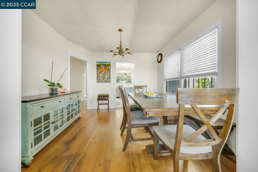 9305 Burr Street Oakland CA 94605