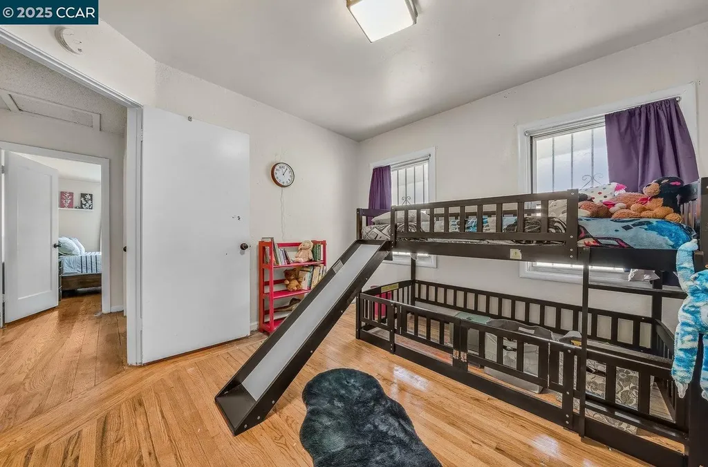 9305 Burr Street Oakland CA 94605