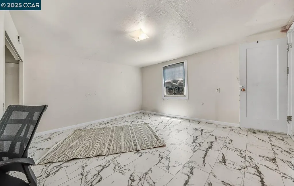 9305 Burr Street Oakland CA 94605