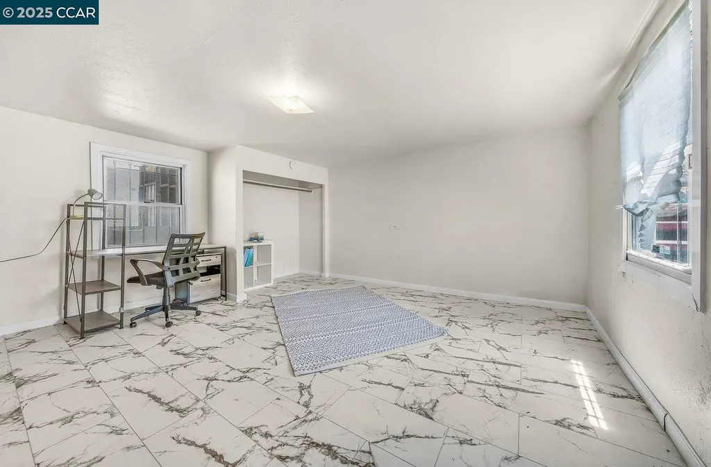 9305 Burr Street Oakland CA 94605