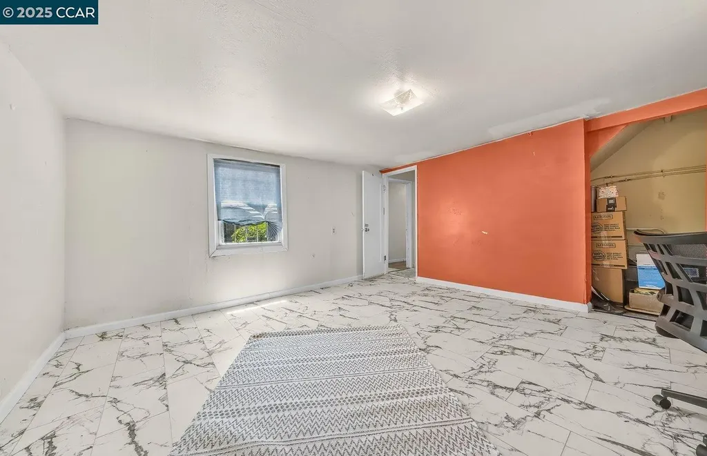 9305 Burr Street Oakland CA 94605