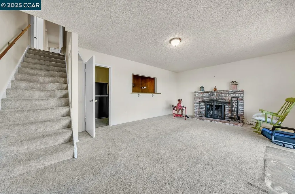 9305 Burr Street Oakland CA 94605