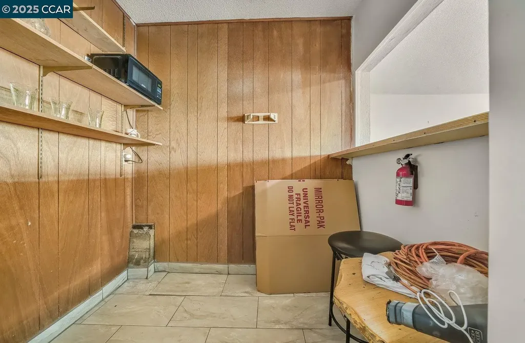 9305 Burr Street Oakland CA 94605