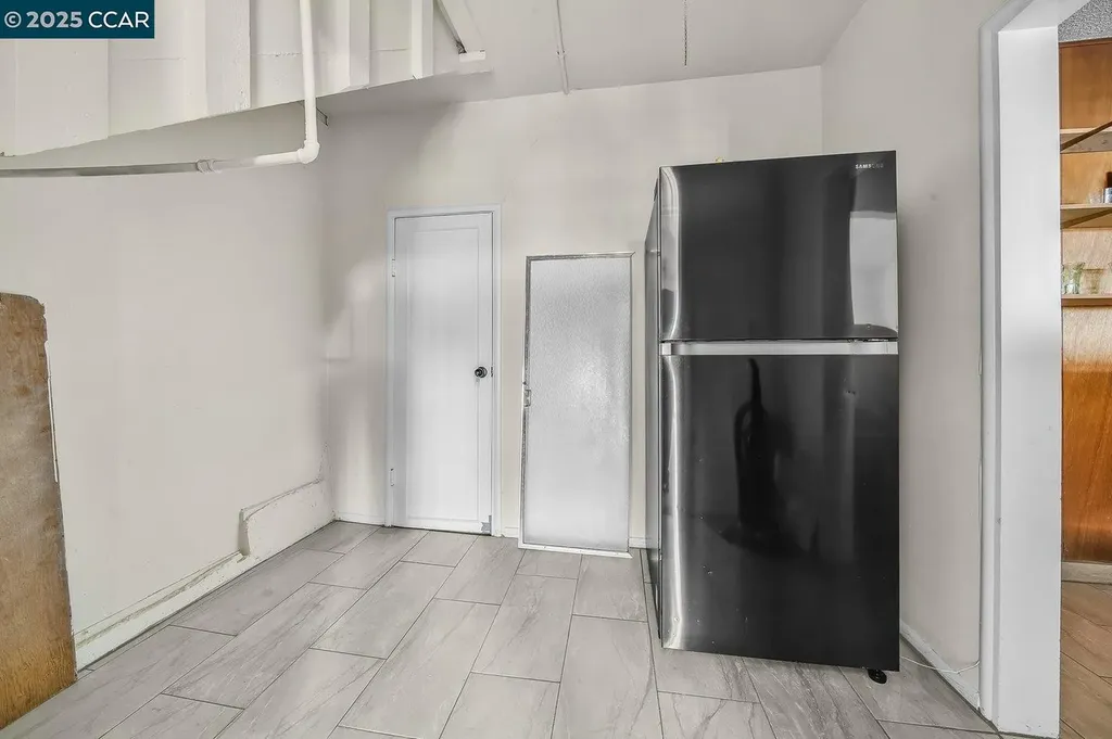 9305 Burr Street Oakland CA 94605