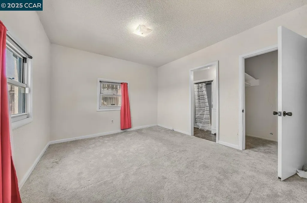 9305 Burr Street Oakland CA 94605