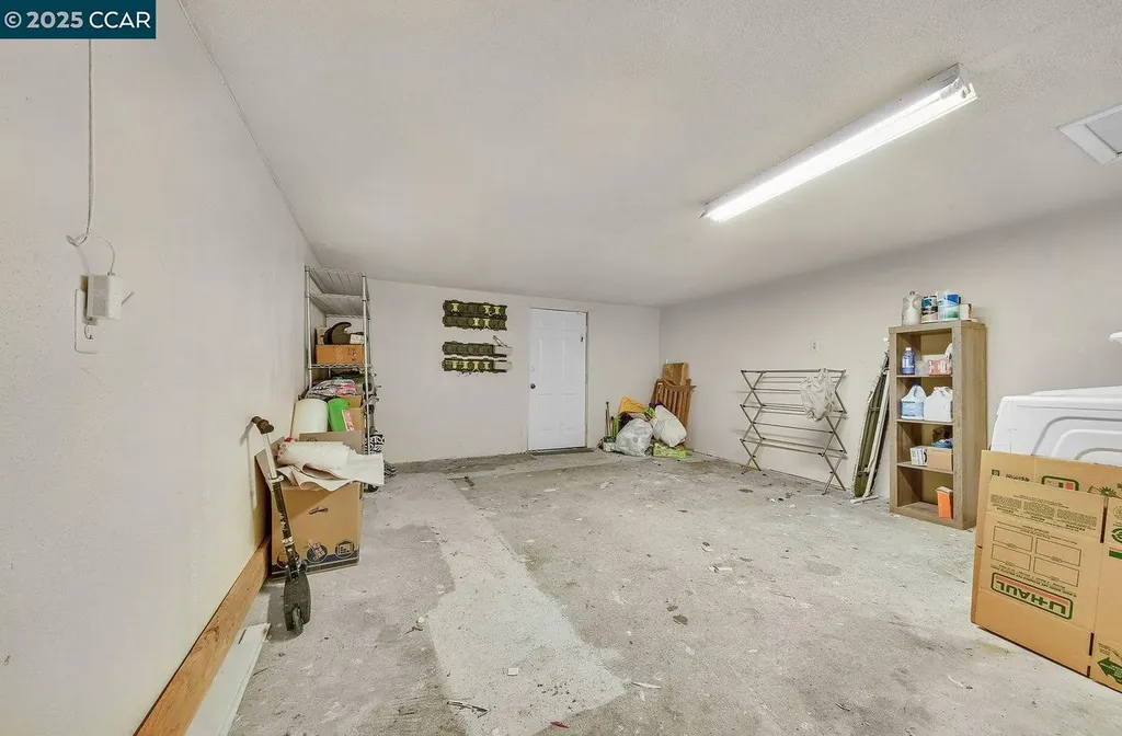 9305 Burr Street Oakland CA 94605