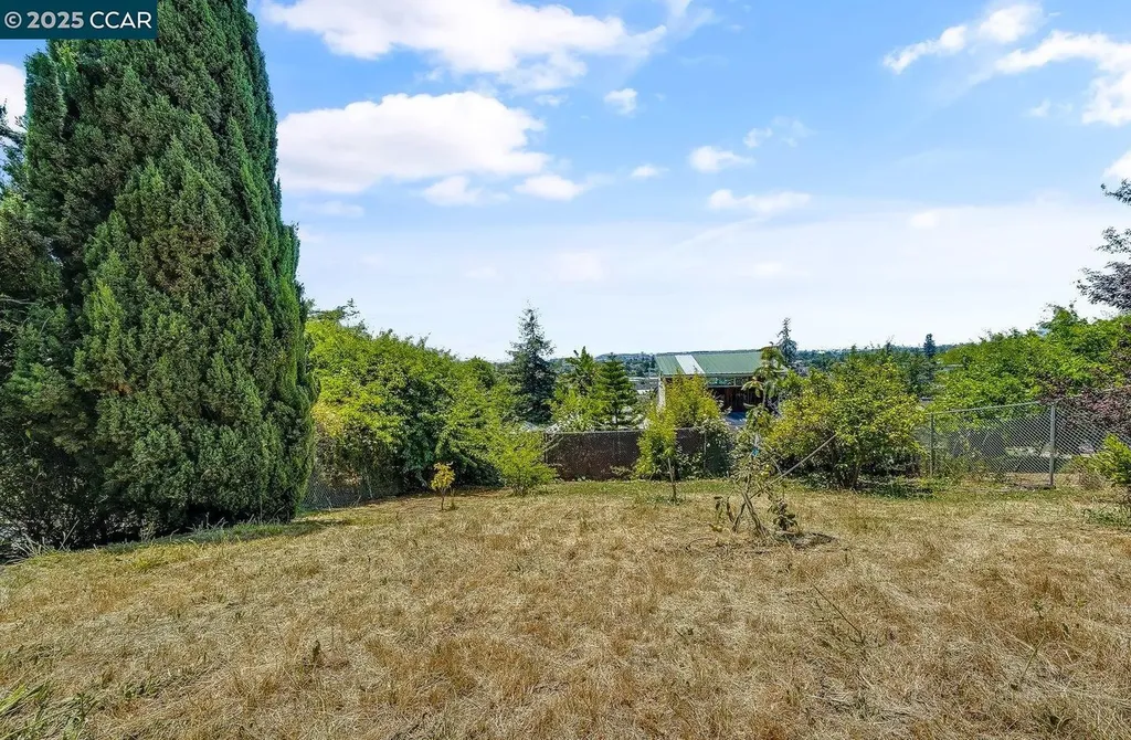 9305 Burr Street Oakland CA 94605