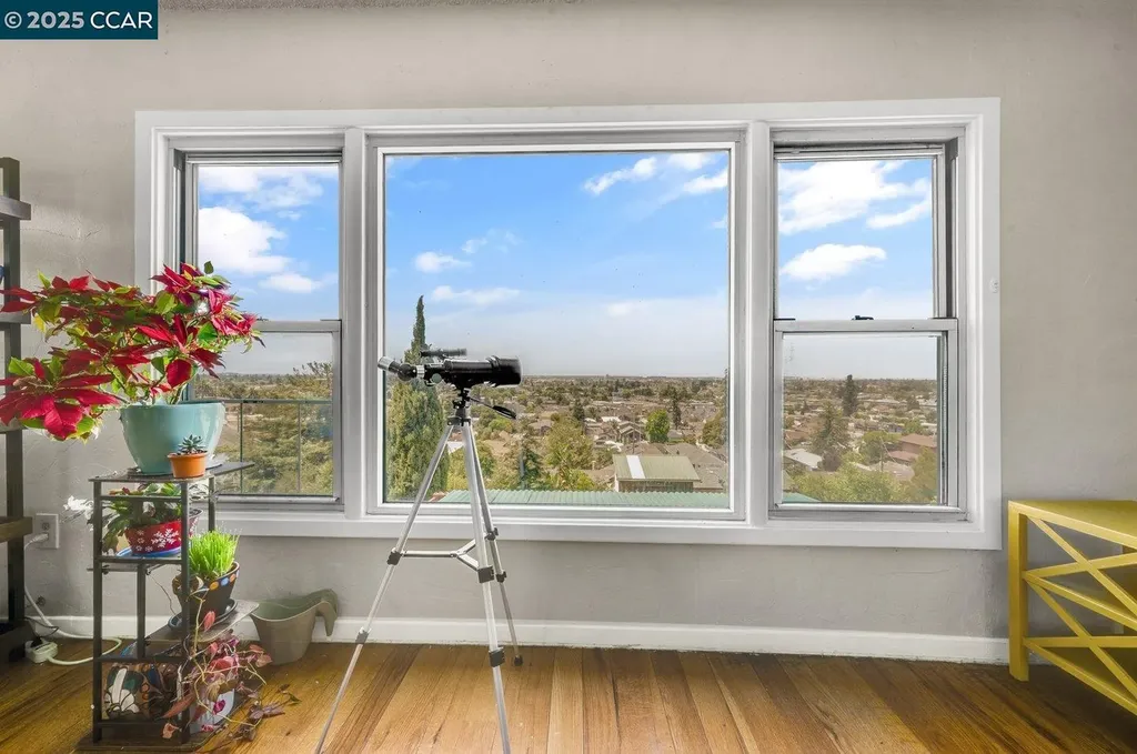 9305 Burr Street Oakland CA 94605