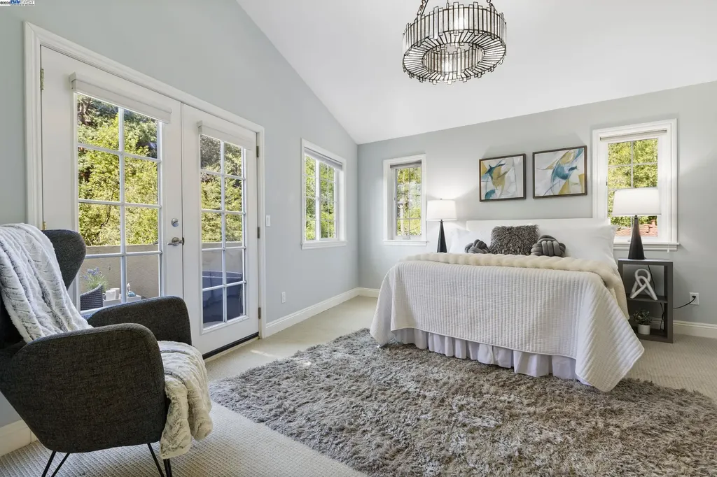 6440 Longcroft Drive Oakland CA 94611