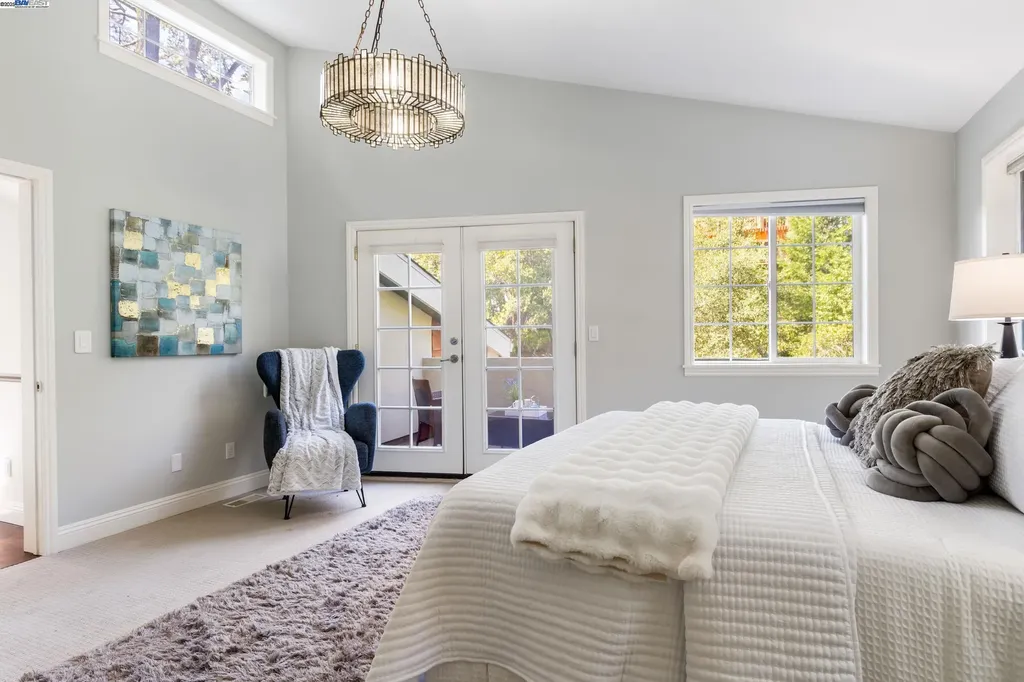 6440 Longcroft Drive Oakland CA 94611