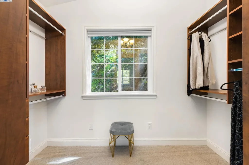 6440 Longcroft Drive Oakland CA 94611