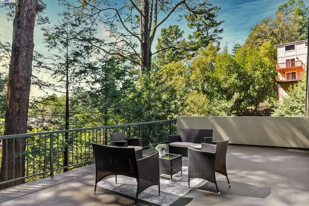 6440 Longcroft Drive Oakland CA 94611