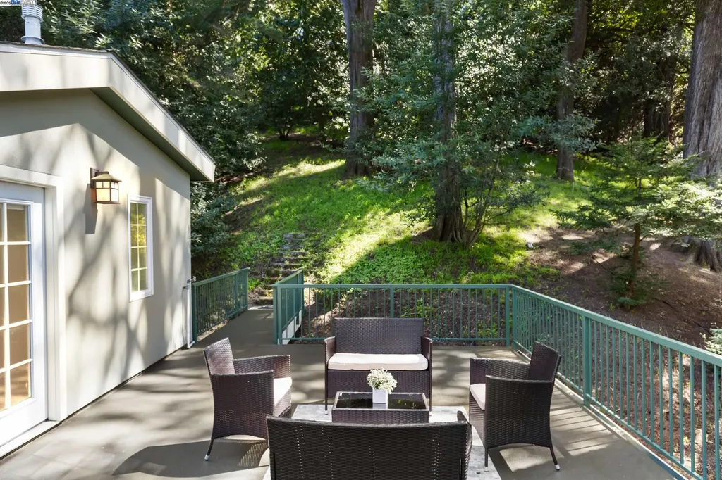 6440 Longcroft Drive Oakland CA 94611