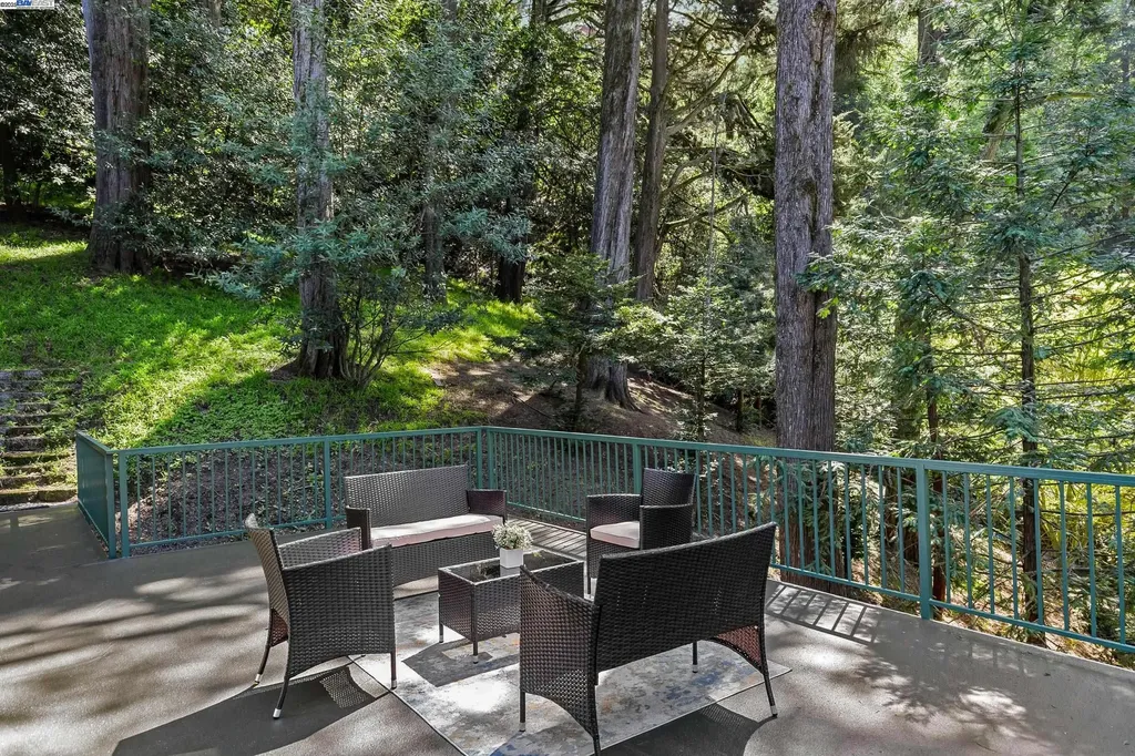 6440 Longcroft Drive Oakland CA 94611