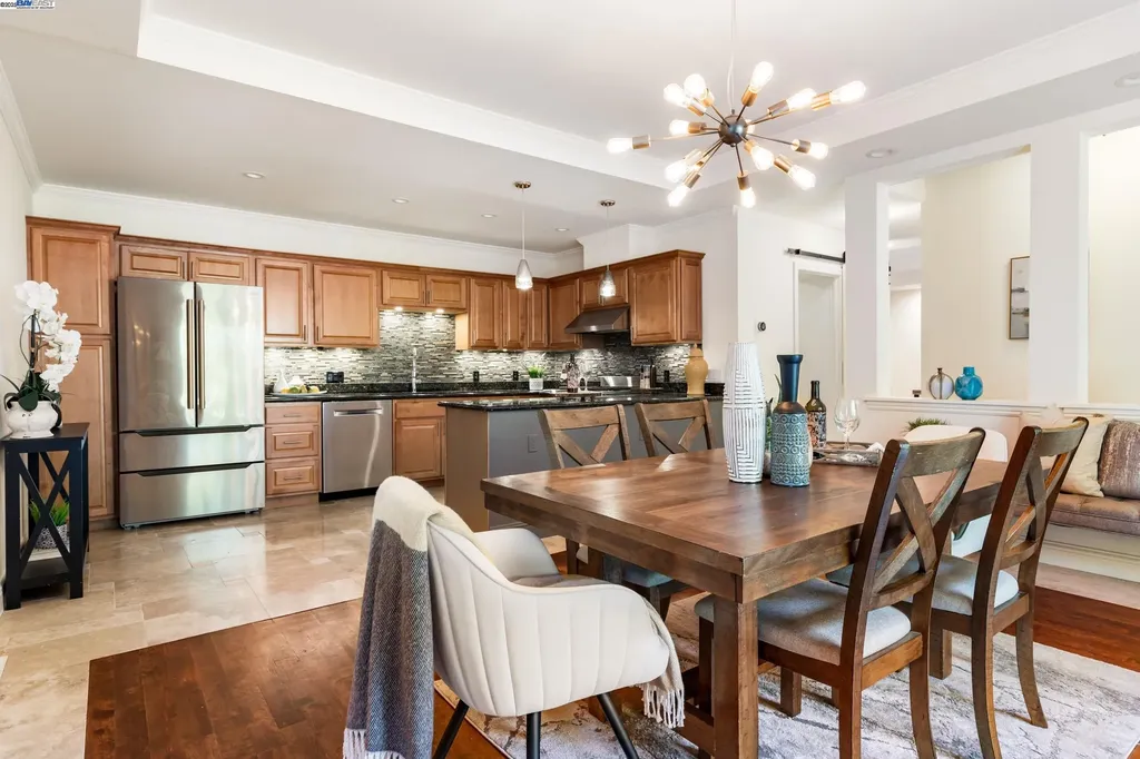 6440 Longcroft Drive Oakland CA 94611