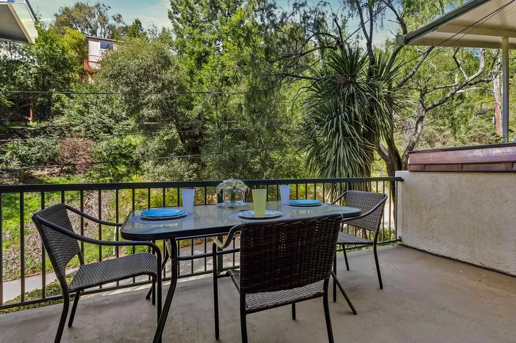 6440 Longcroft Drive Oakland CA 94611