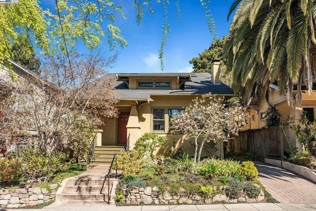 Oakland CA, 414 Mcauley Street