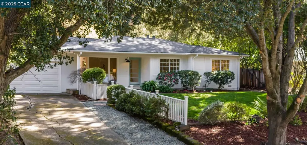 1 Via Floreado Orinda CA 94563