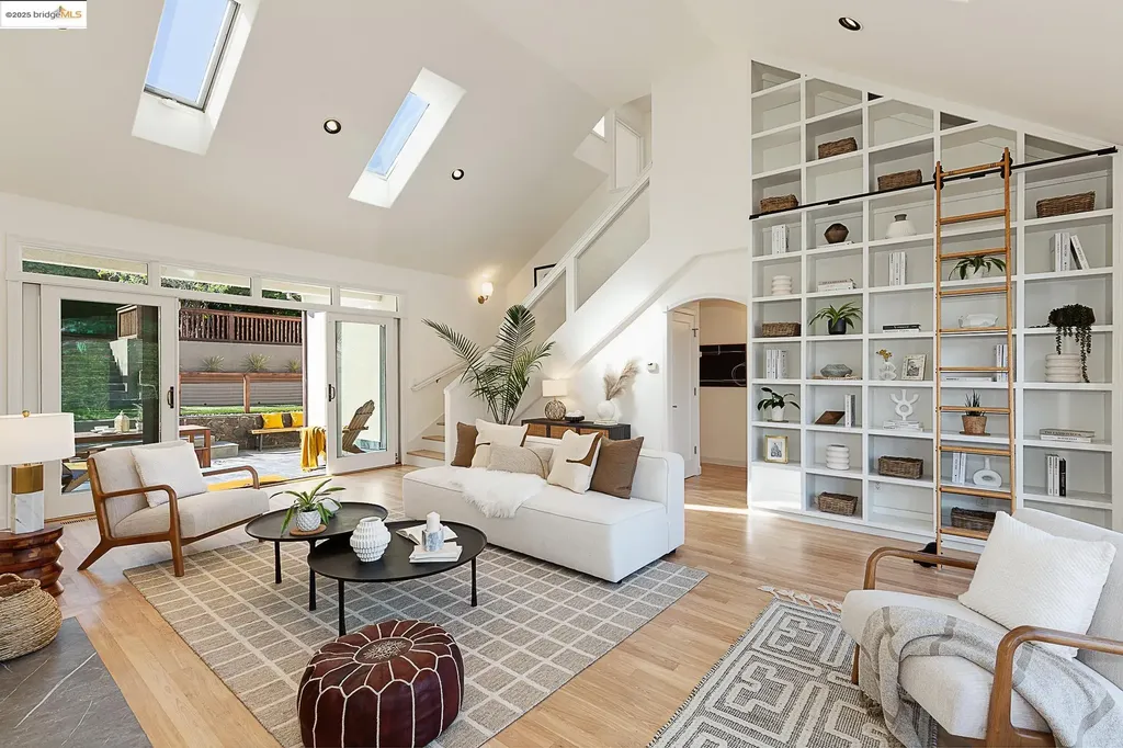 Oakland CA, 6167 Ocean View Drive