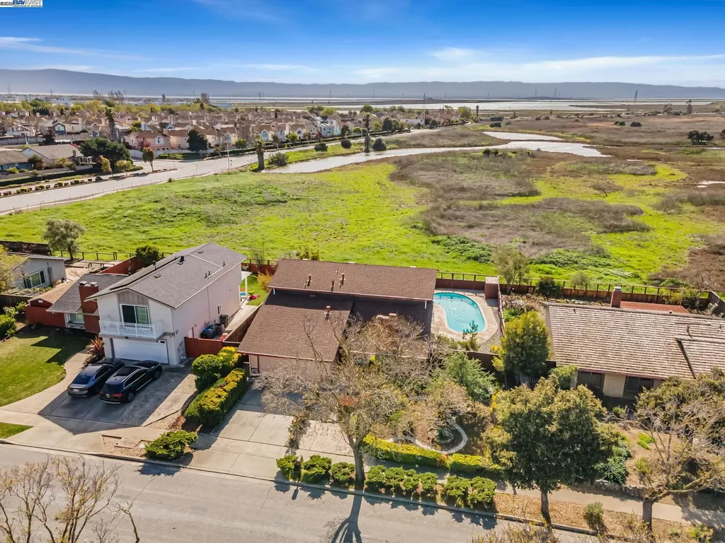 36619 Bridgepointe Drive Newark CA 94560