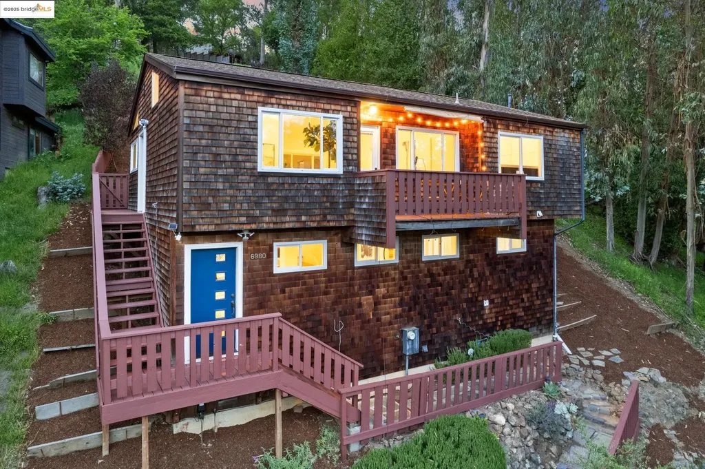 Oakland CA, 6980 Pinehaven Road