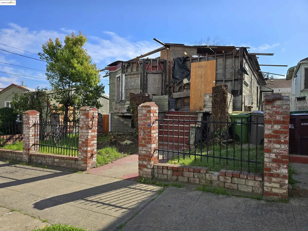 2977 School Street Oakland CA 94602