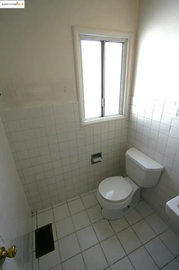 5312 Sacramento Avenue Richmond CA 94804