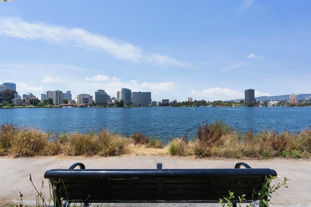 1438 Lakeshore Avenue Oakland CA 94606