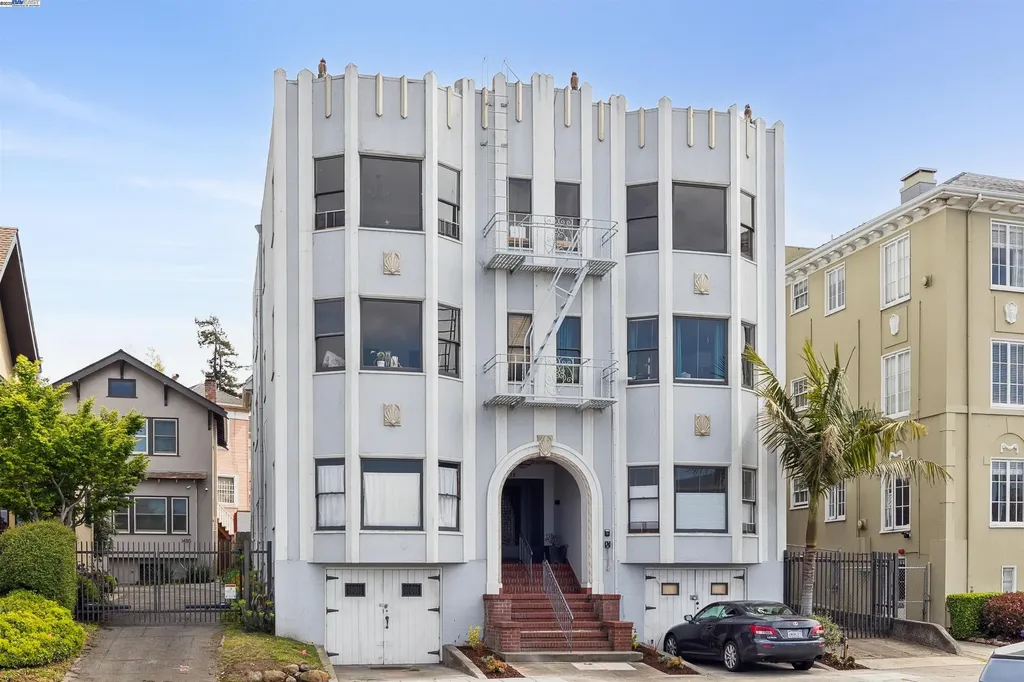1438 Lakeshore Avenue Oakland CA 94606