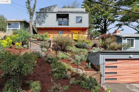 6825 Paso Robles Oakland CA 94611