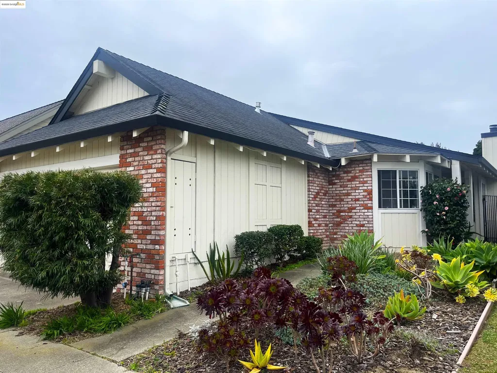 27 Hampton Court Alameda CA 94502