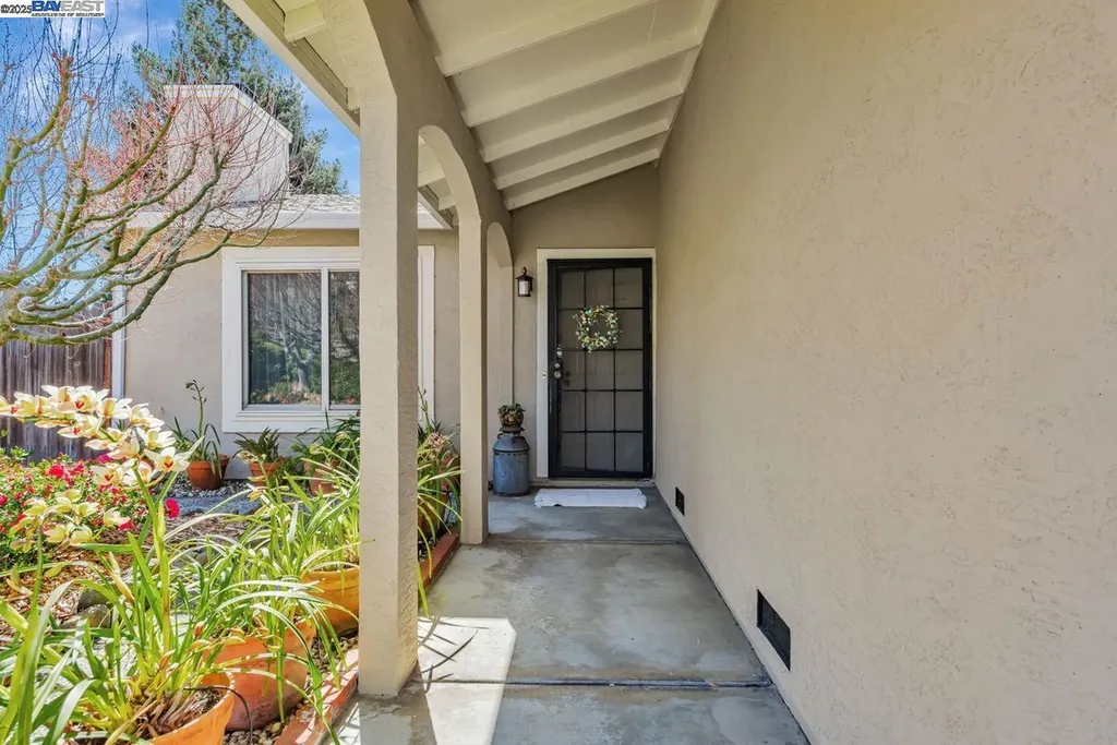 23185 Maud Avenue Hayward CA 94541