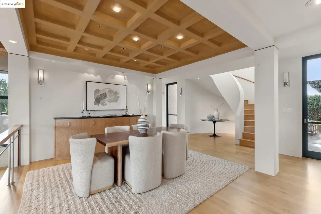 5 Woodside Way Oakland CA 94611