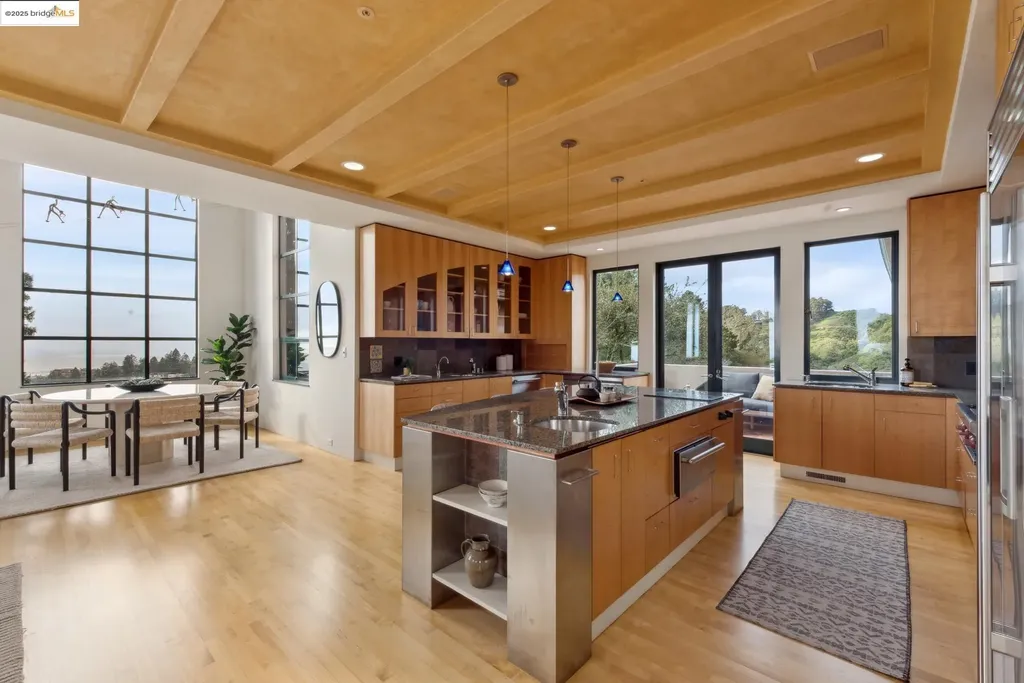 5 Woodside Way Oakland CA 94611