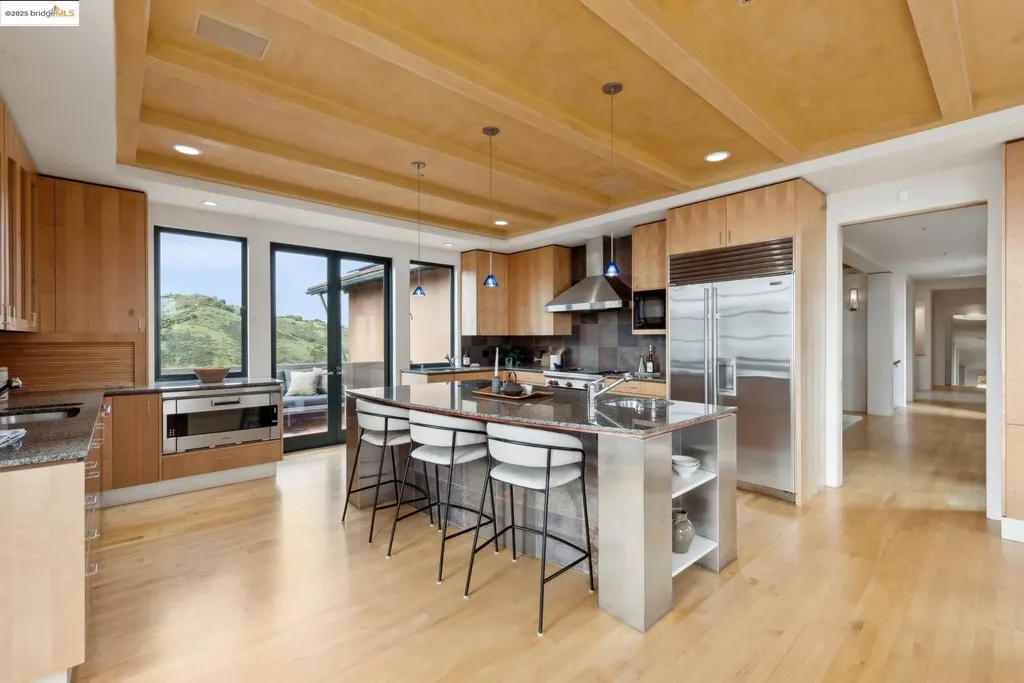 5 Woodside Way Oakland CA 94611