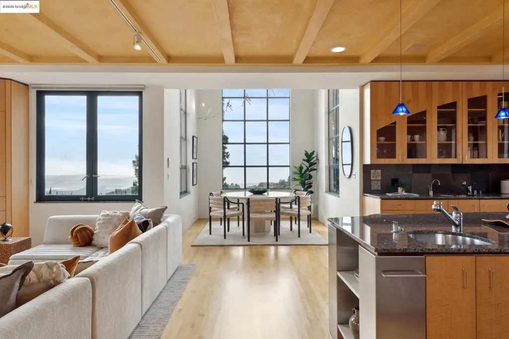 5 Woodside Way Oakland CA 94611