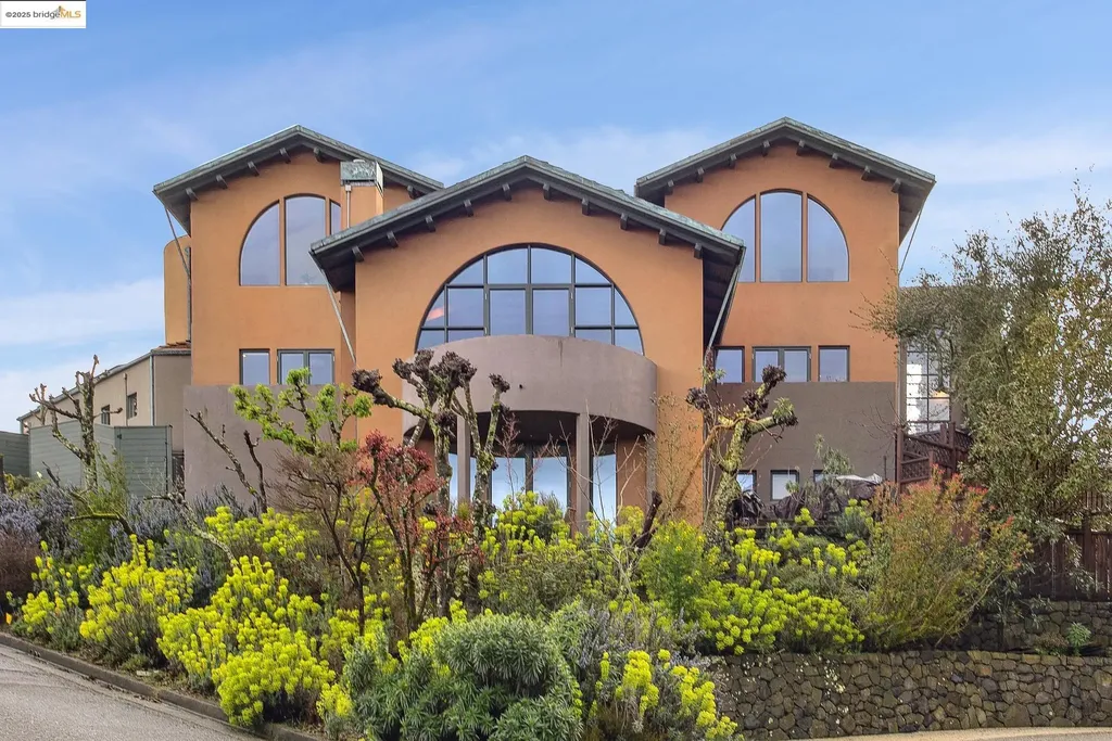 5 Woodside Way Oakland CA 94611