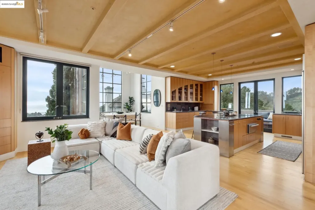 5 Woodside Way Oakland CA 94611