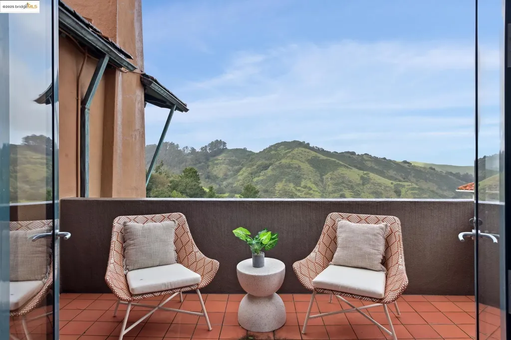 5 Woodside Way Oakland CA 94611