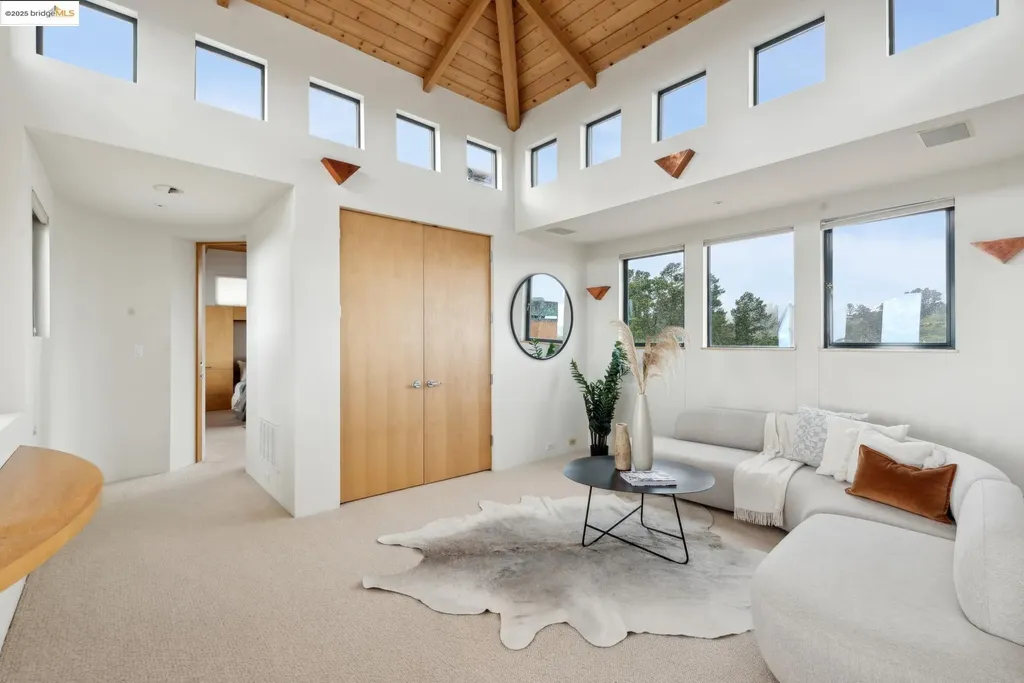 5 Woodside Way Oakland CA 94611