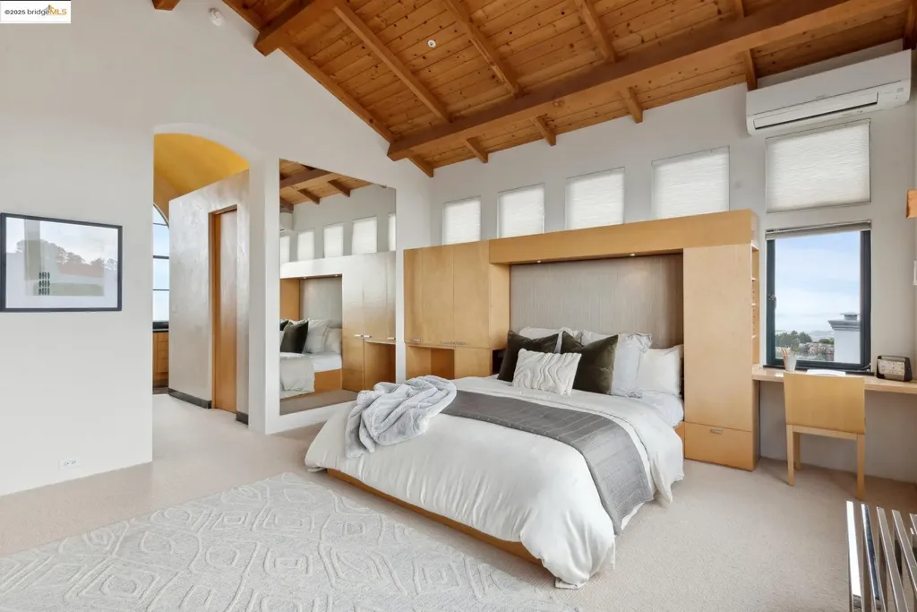 5 Woodside Way Oakland CA 94611