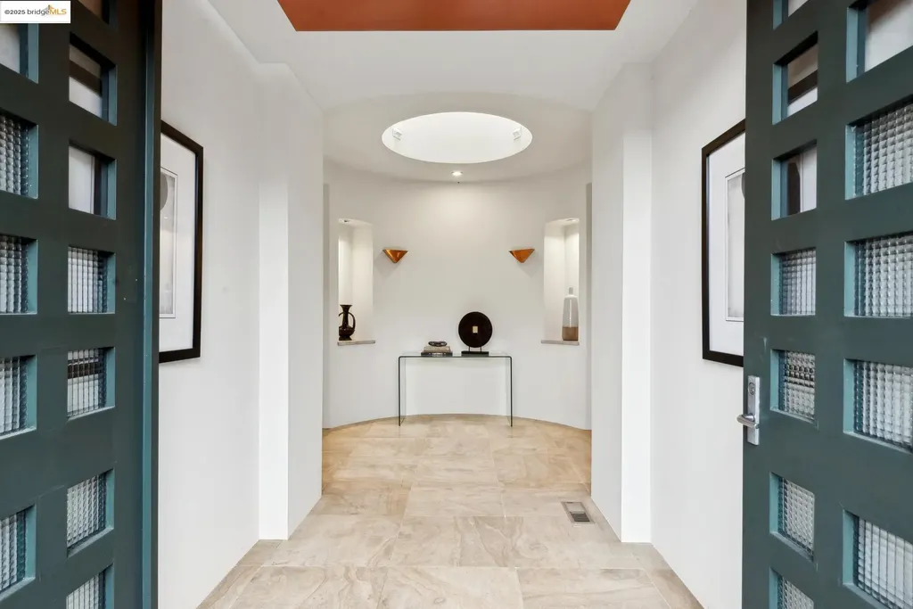 5 Woodside Way Oakland CA 94611