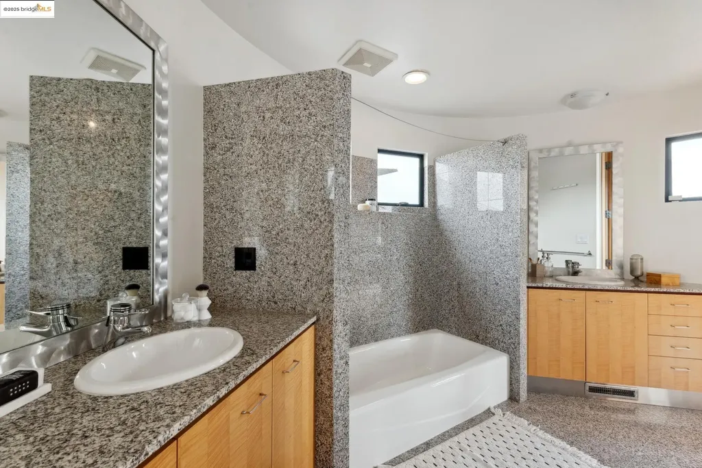 5 Woodside Way Oakland CA 94611